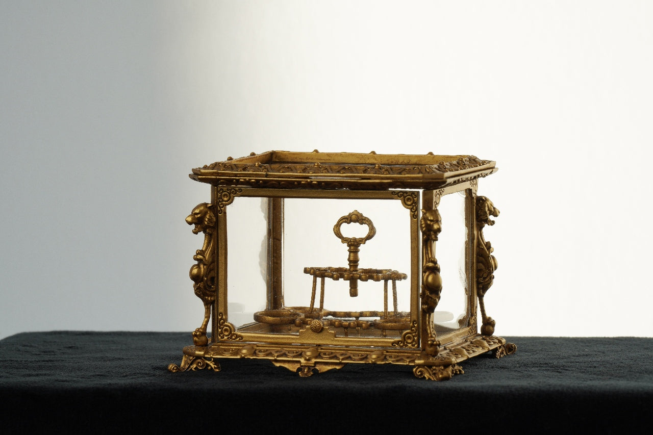 1/6 Scale Medieval Palace Style Metal Wine Display Case With Open/Close Doors