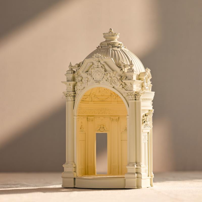 Starry Dream Prelude Night Light - European Classical Resin Table Lamp for Home Decor - miniento